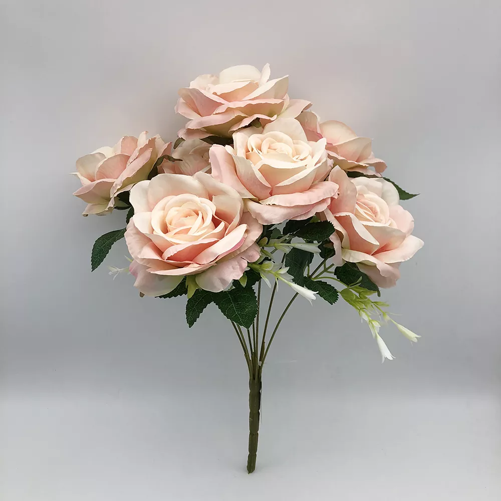 Bouquet de rose à fleurs artificielles