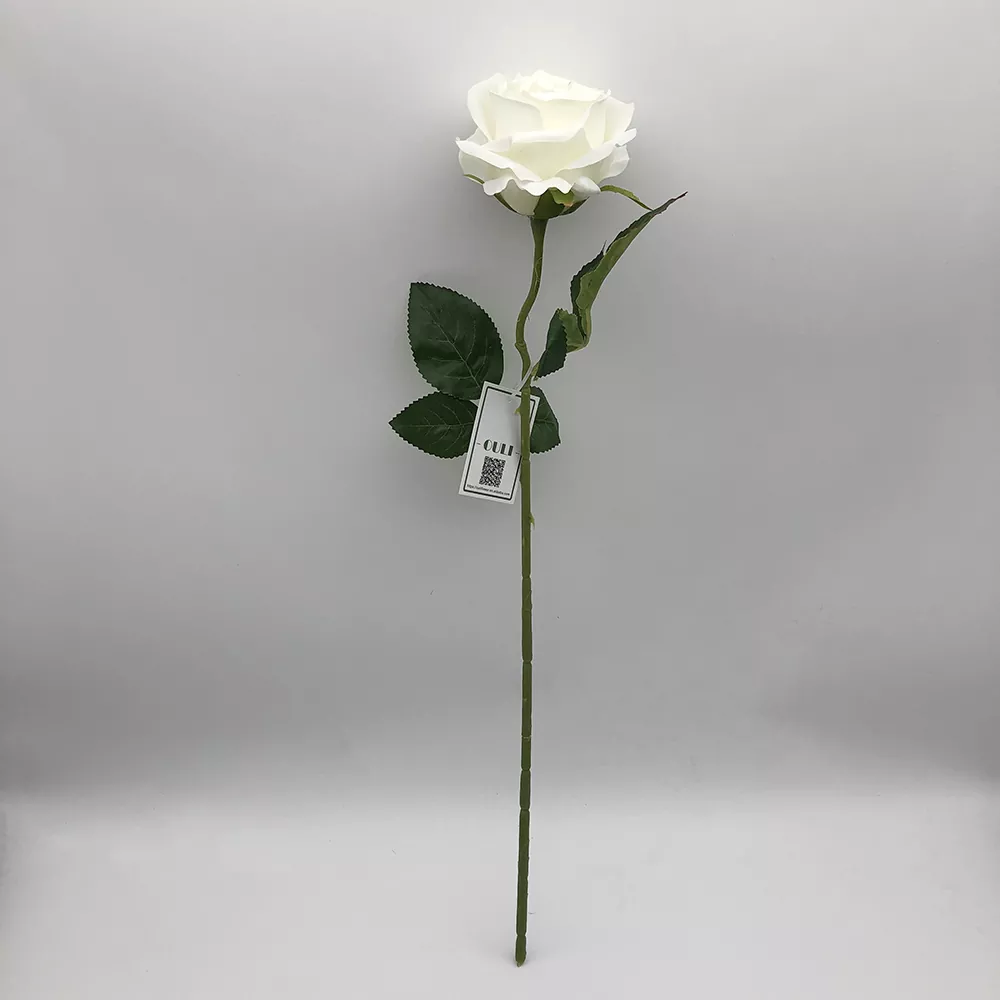 Fleur de rose de soie à tige longue
