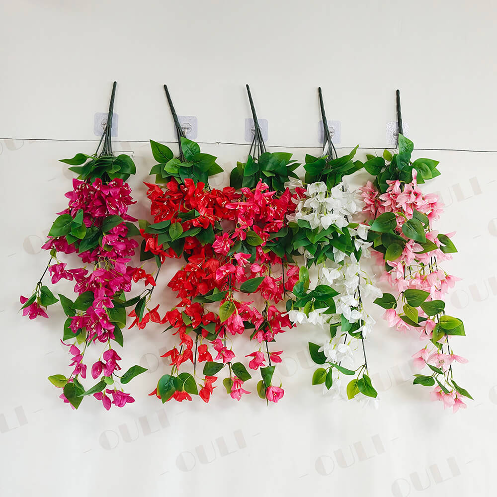 Silk bougainvillea murd suspendu